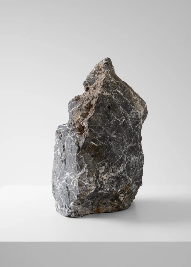 Yawning stone