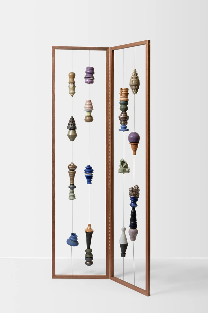 A bead to break the pattern, to free the maker (B)