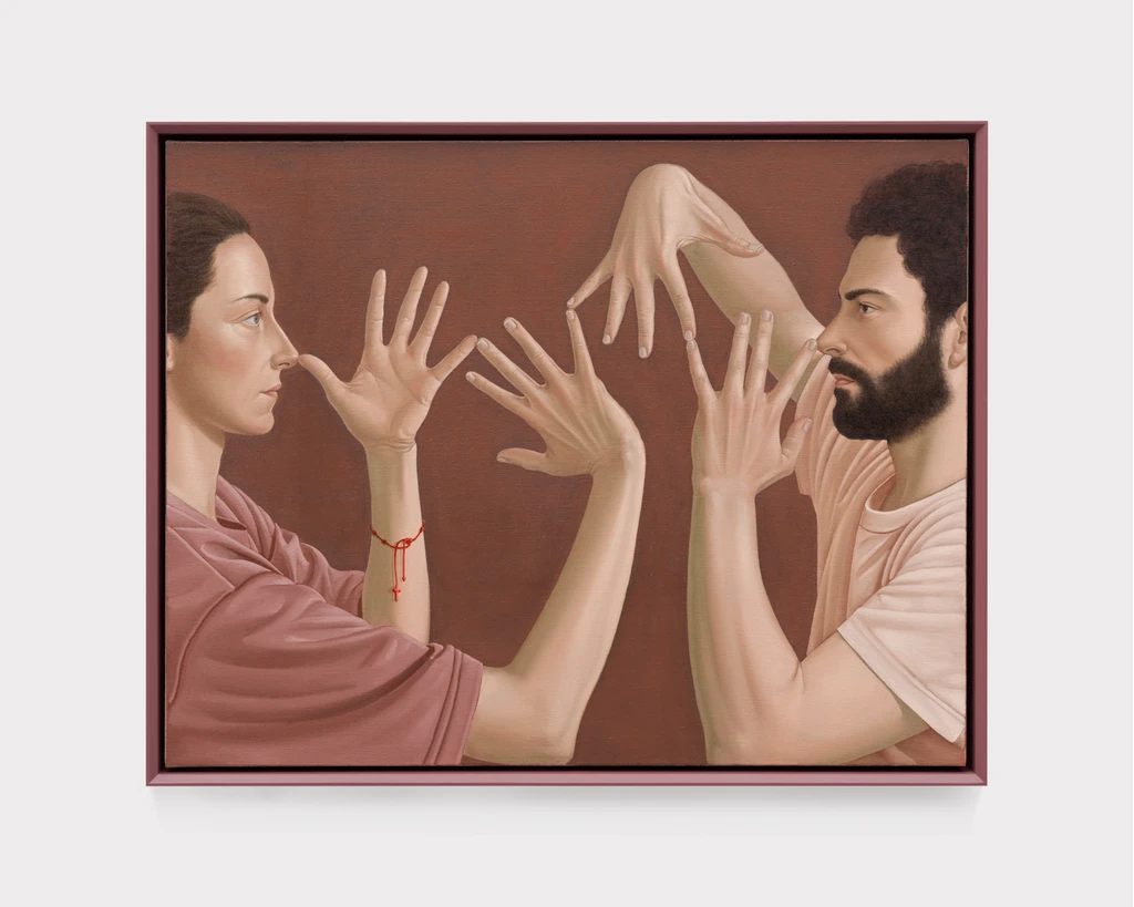 Between Us (Hands) o "La Mano non Obbedisce all'Intelletto"