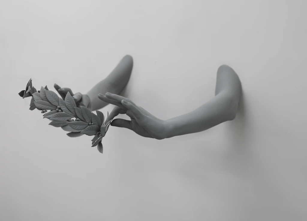 Gesture (laurel wreath)
