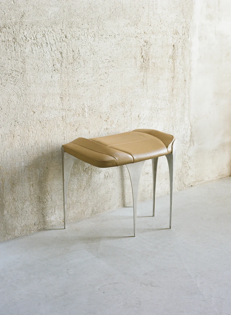 996 Stool