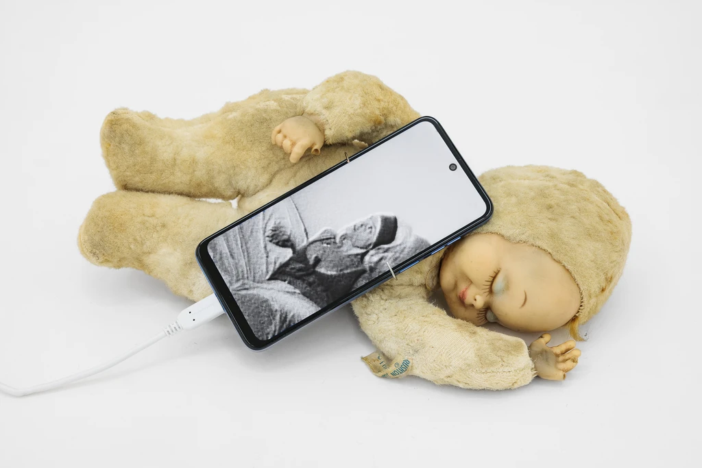 Old Baby (Reverse Kiss)