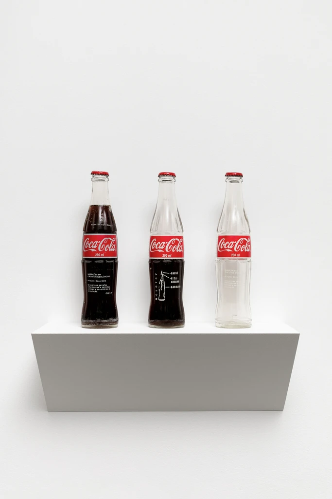 Inserções em Circuitos Ideológicos (Projeto Coca-Cola)
