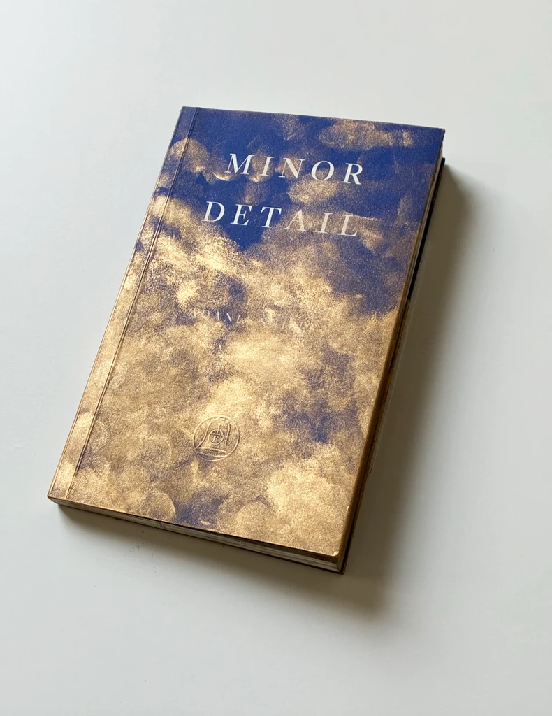I read it with golden fingers (Adania Shibli, Minor Detail)